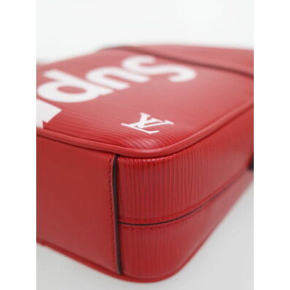 Louis Vuitton Epi Danube Shoulder Bag - Picture 5 of 8